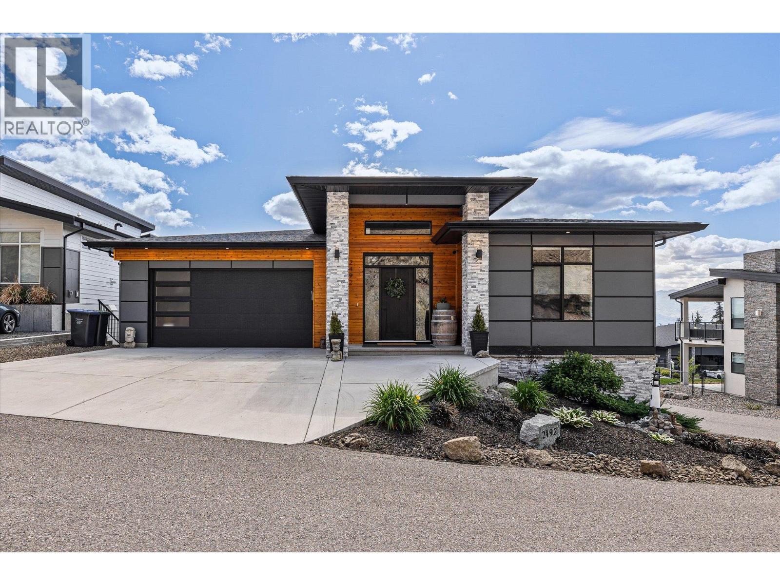 2492 Tallus Heights Ln, West Kelowna, BC V4T 3M2