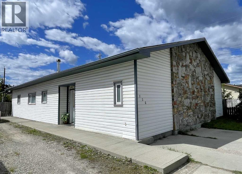 156 Sherwood Dr, Hinton, AB T7V 1P6