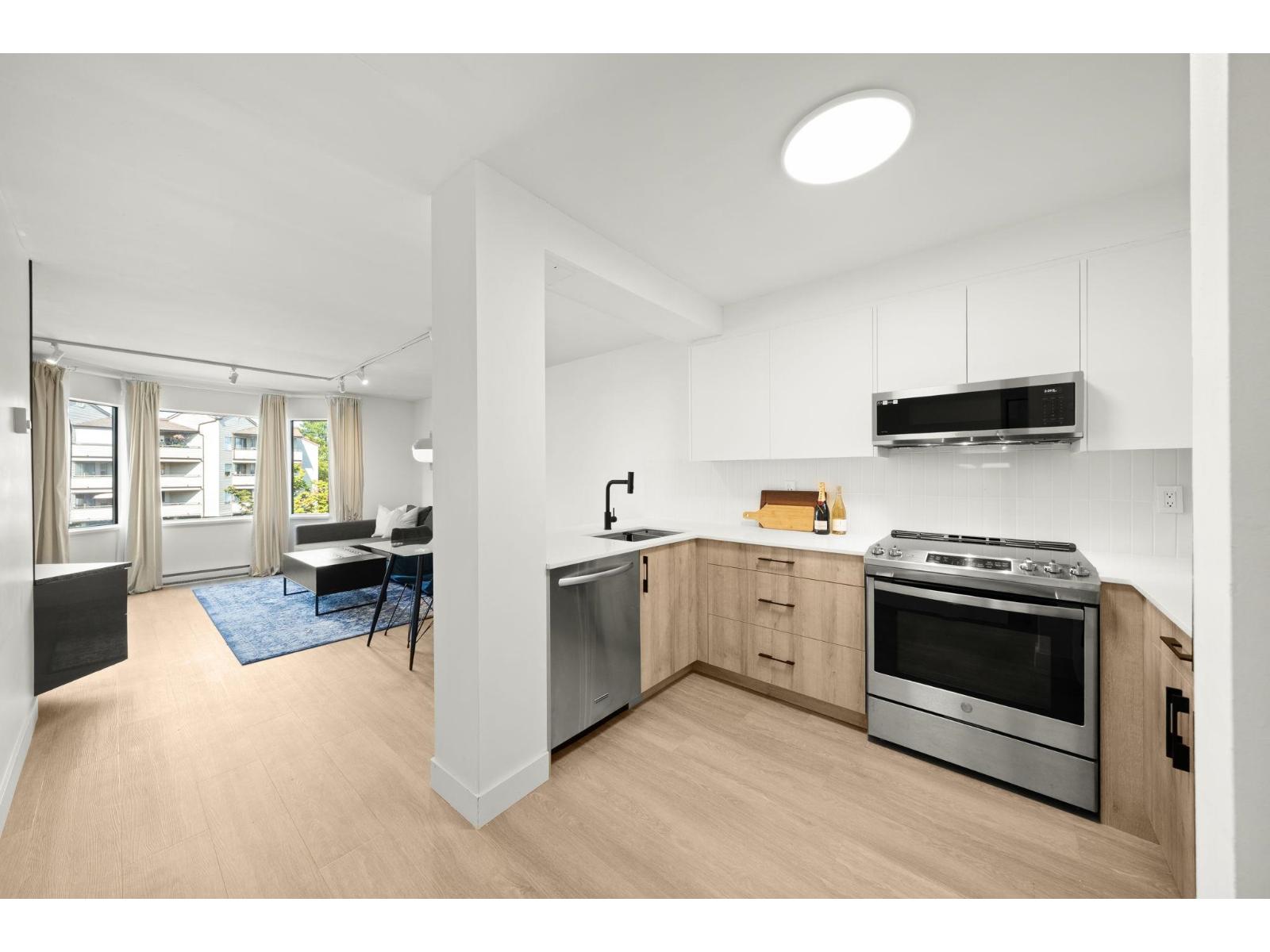 5224 204 Street Unit 208, Langley, BC V3A 1Z1