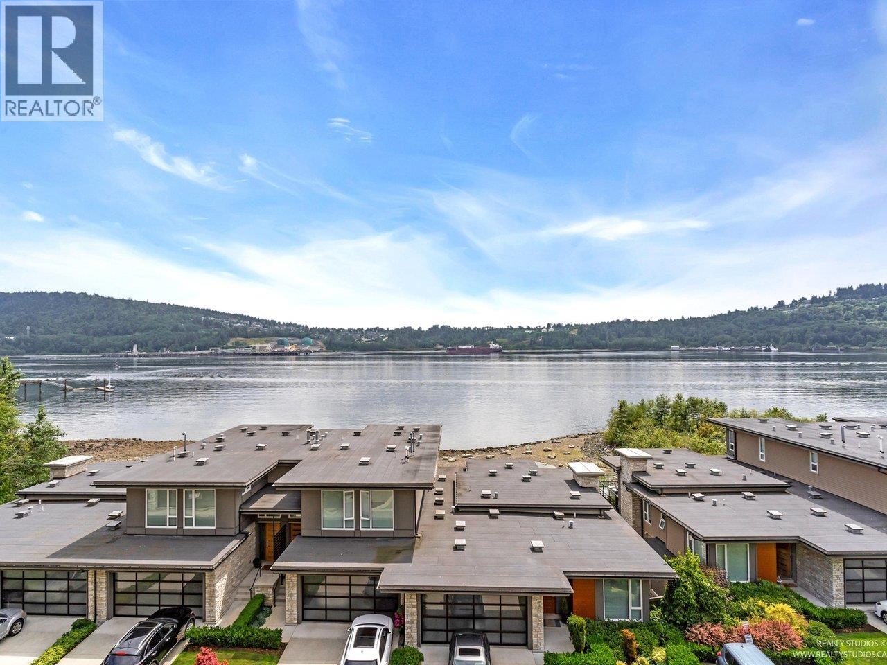 3911 Cates Landing Way Unit 401, North Vancouver, BC V7G 0A6