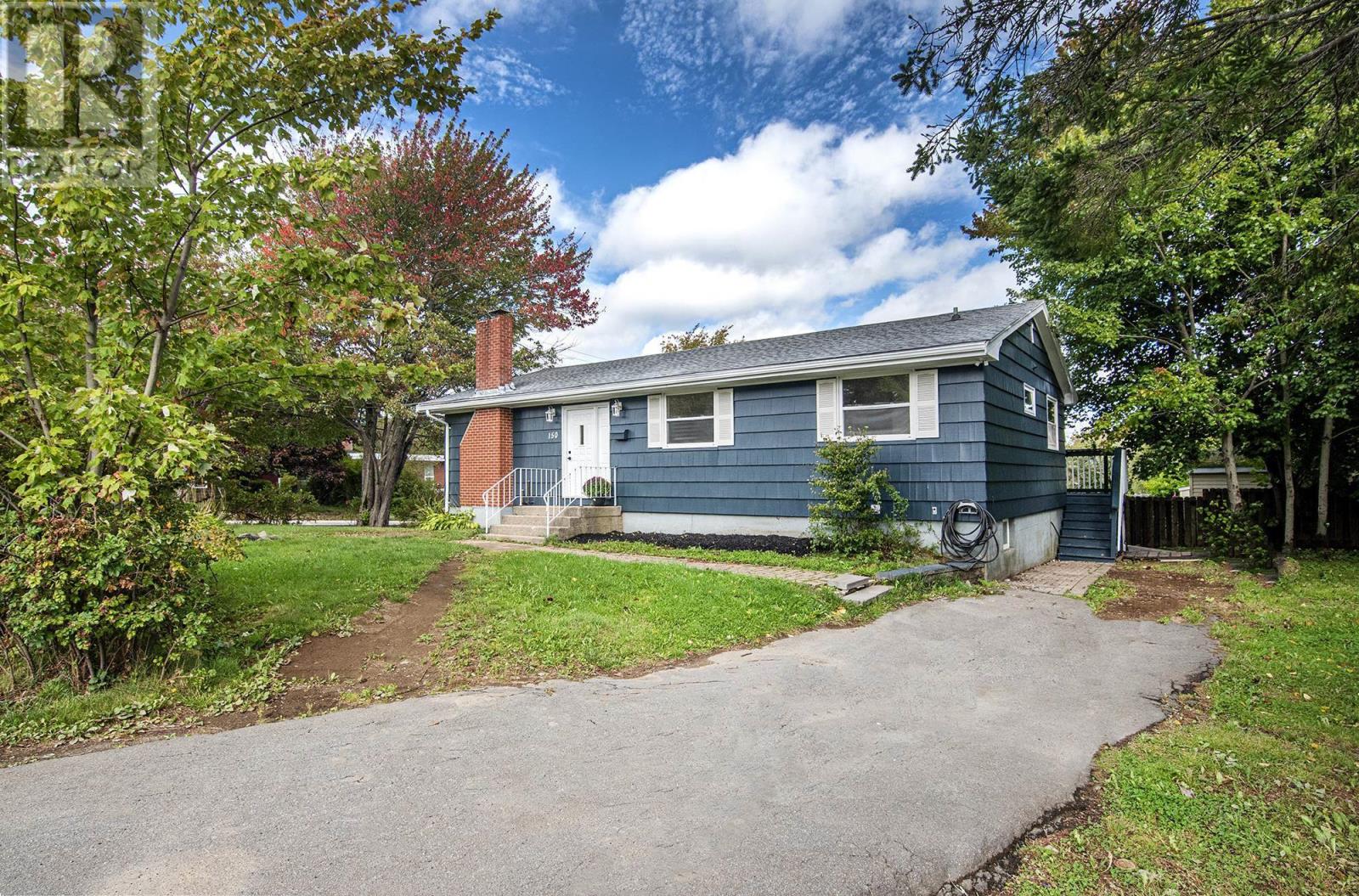 150 Evans Ave, Halifax, NS B3M 1E1