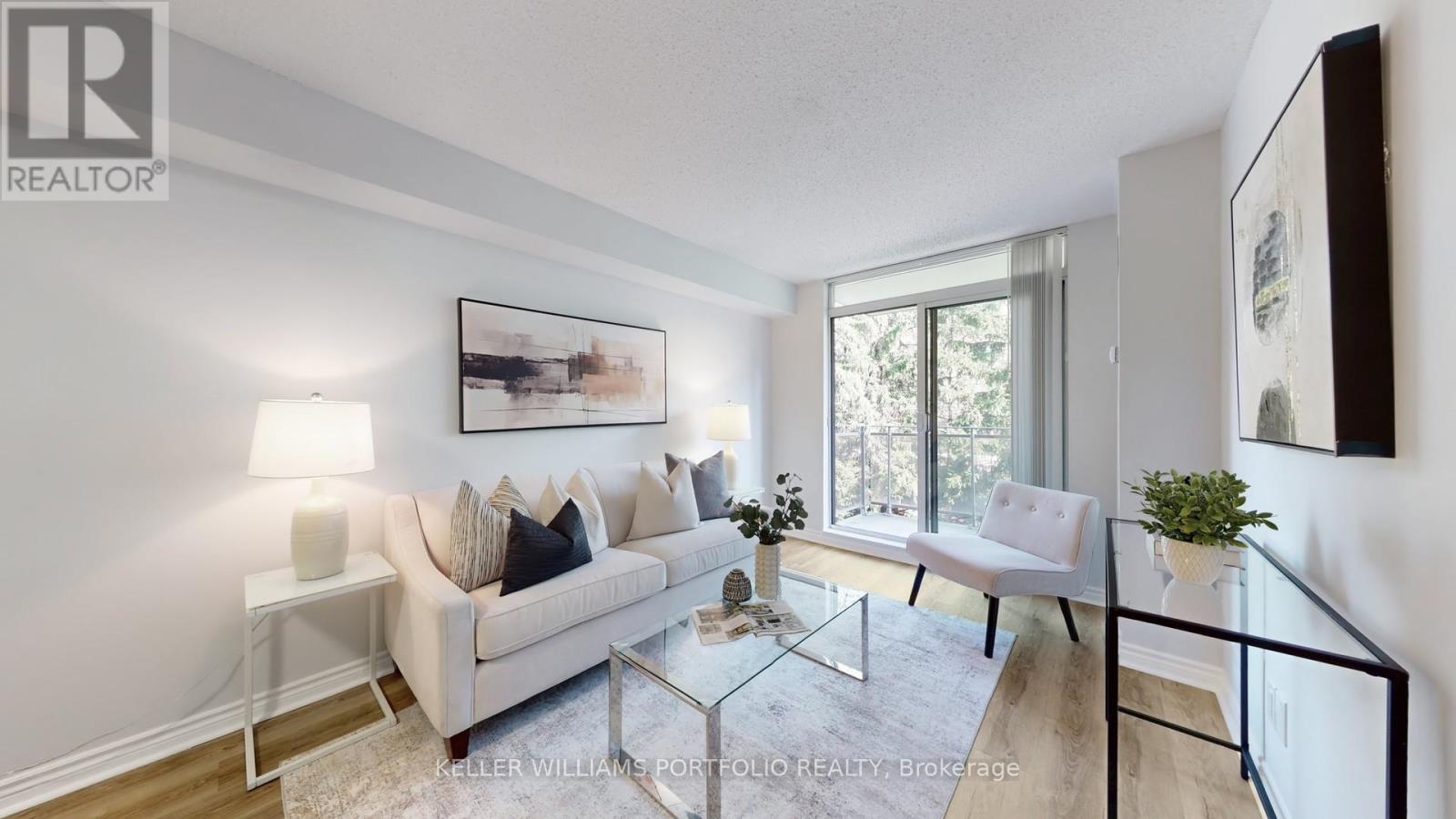 206 1730 Eglinton Ave E, Toronto, ON M4A 2X9