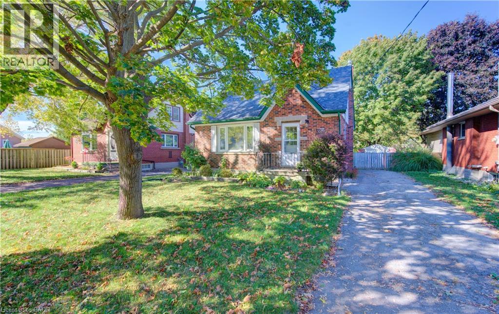 406 Ephraim St, Kitchener, ON N2B 2C2