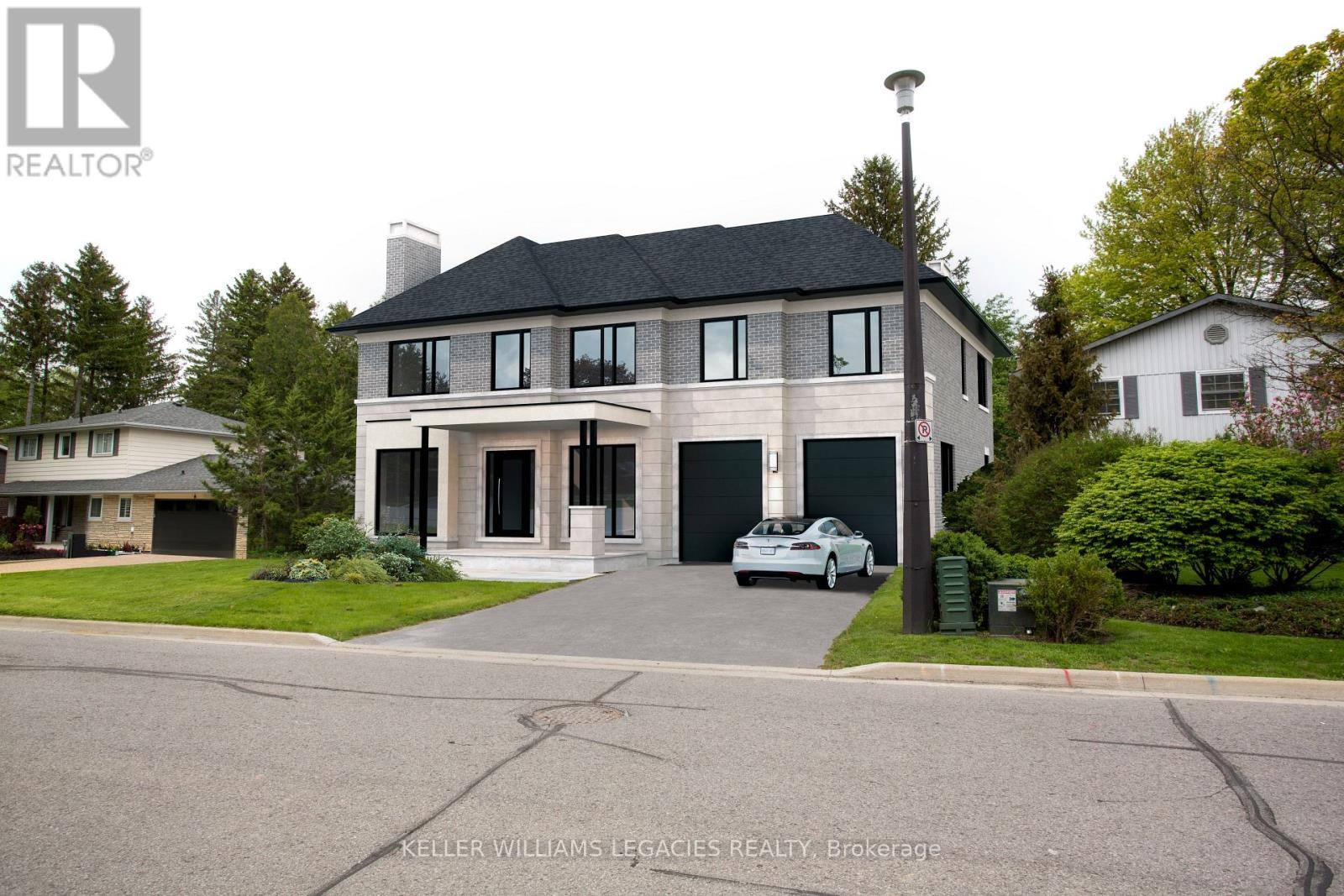 10 Hawthorne Ln, Aurora, ON L4G 3K7