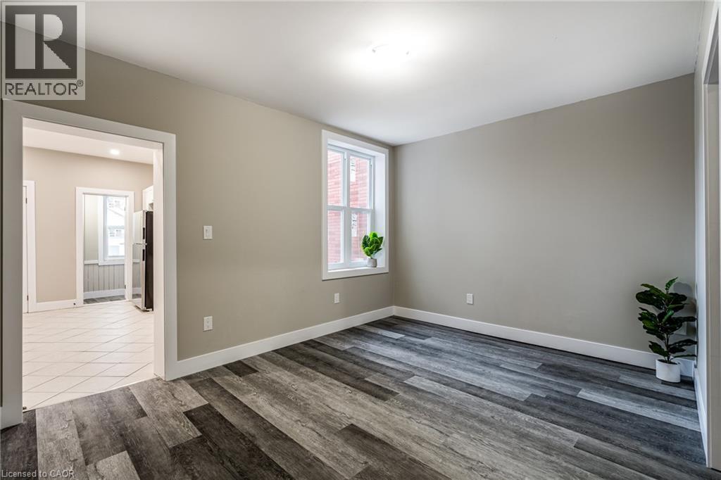 100 Sherman Ave N, Hamilton, ON L8L 6M5