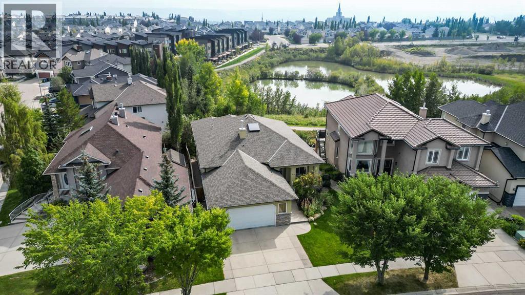 49 Royal Highland Rd NW, Calgary, AB T3G 4Y5