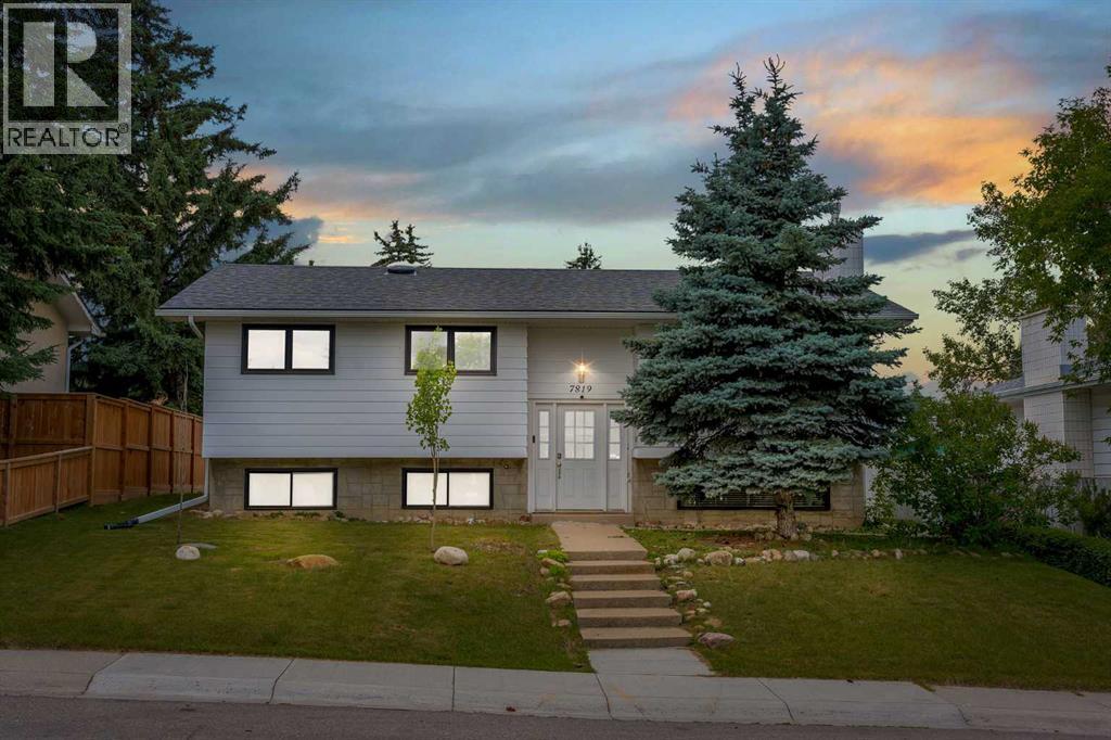 7819 Hunterquay Way NW, Calgary, AB T2K 4T6
