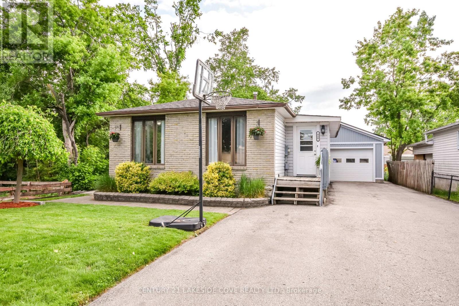 420 Raymond Ave, Orillia, ON L3V 6X4