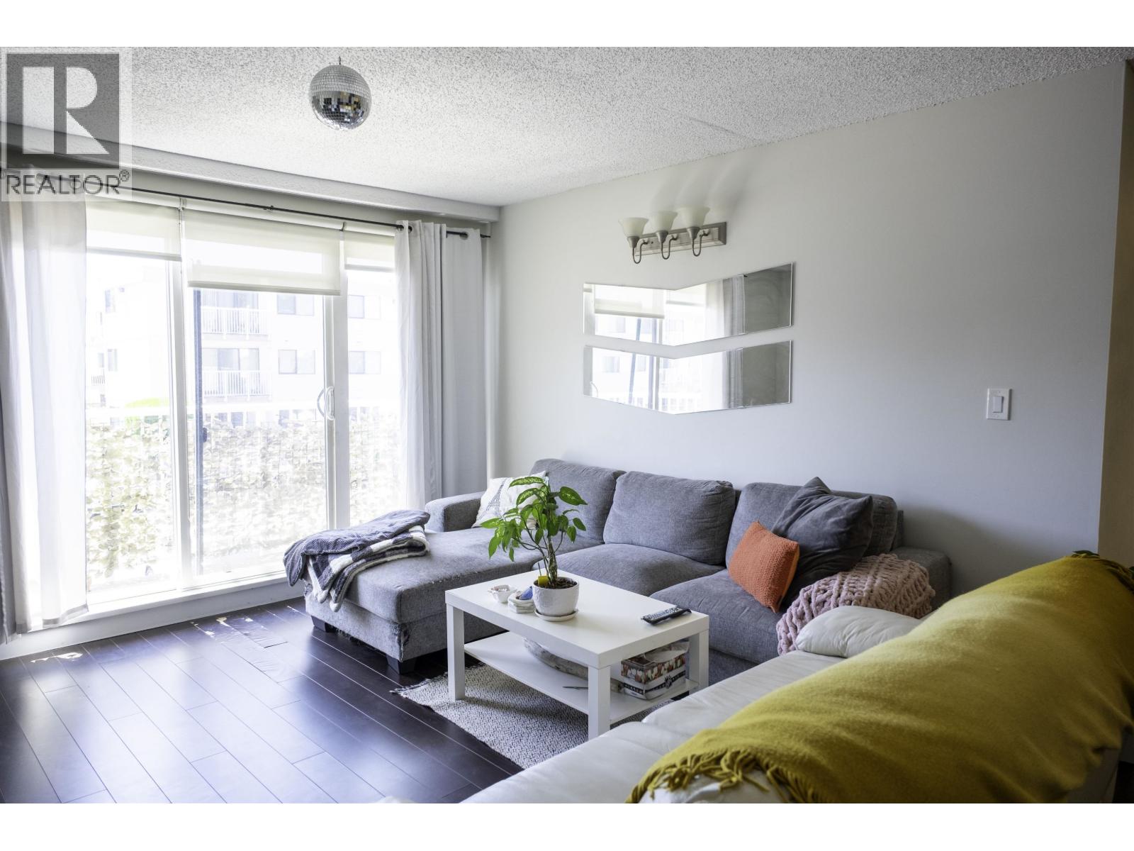7180 Lindsay Road Unit 205, Richmond, BC V7C 3M6