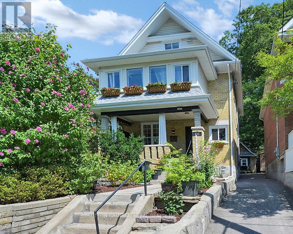 117 Bellhaven Rd, Toronto, ON M4L 3J9