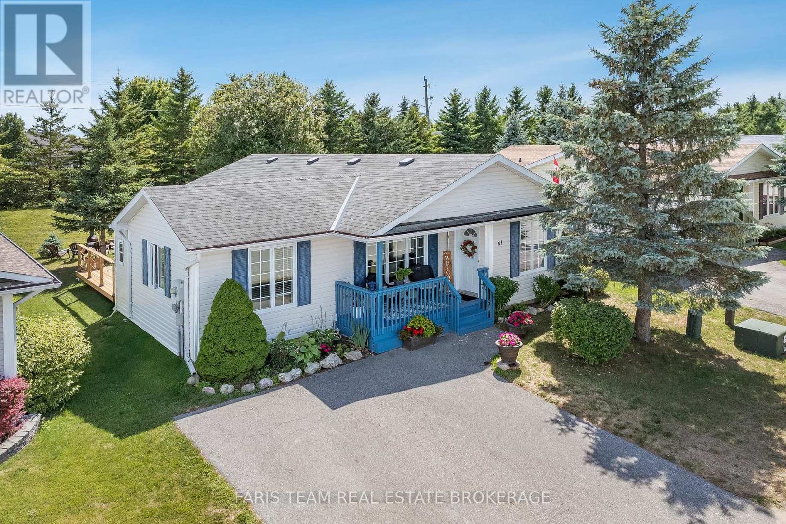 61 Pennsylvania Ave, Wasaga Beach, ON L9Z 3A8
