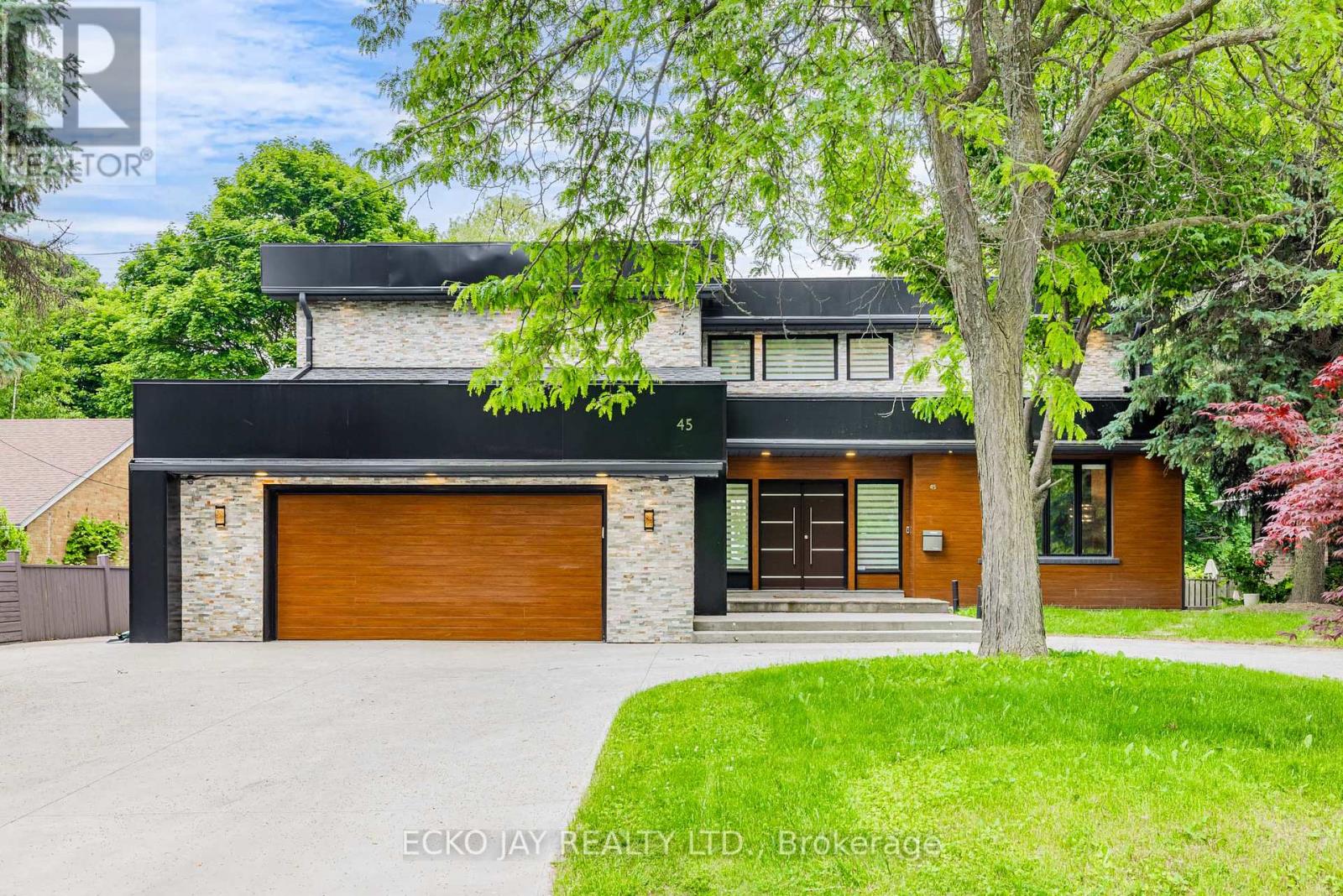 45 Broadleaf Rd, Toronto, ON M3B 1C3