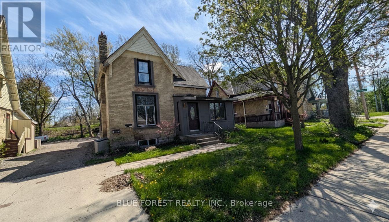 94 Stanley St, London, ON N6C 1B1