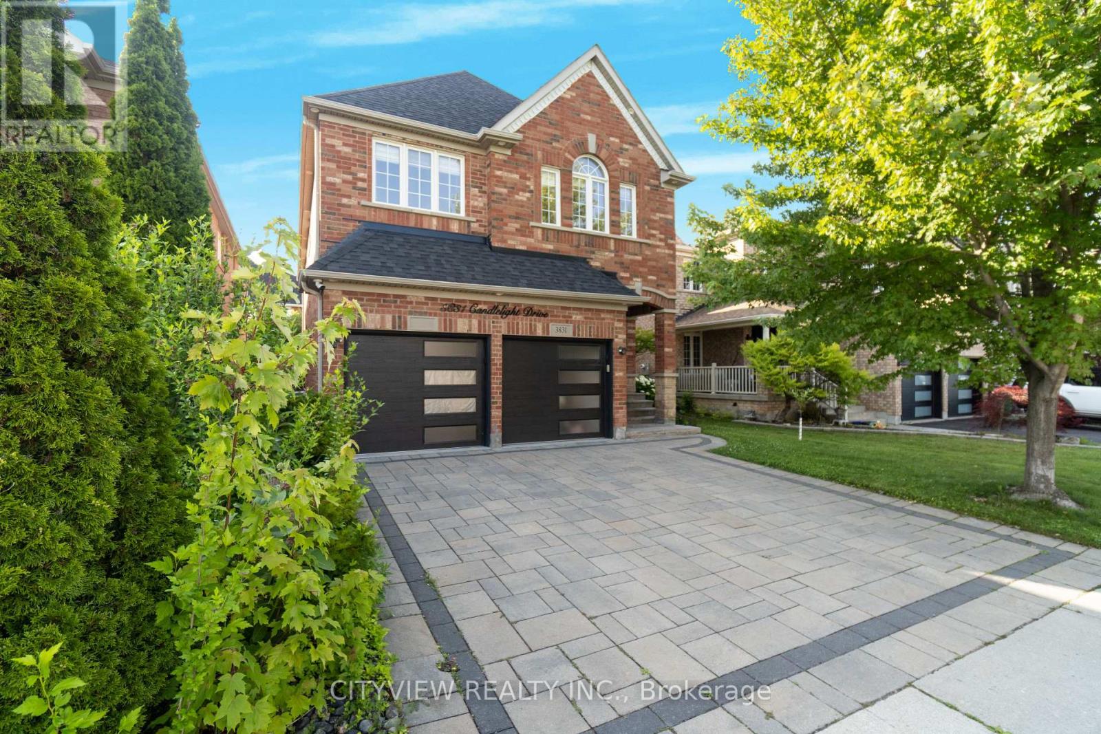 3831 Candlelight Dr, Mississauga, ON L5M 8A8