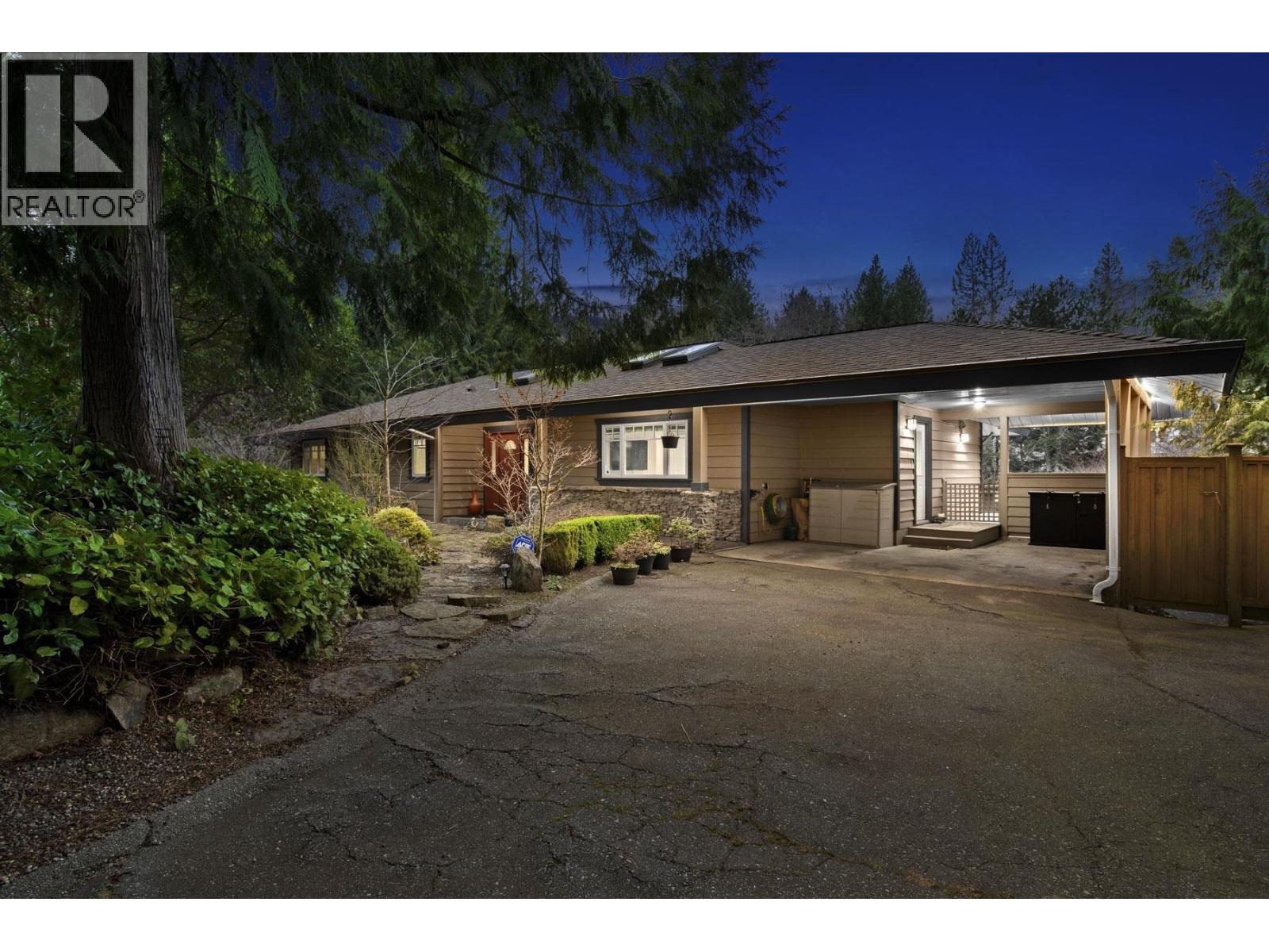 4641 Woodburn Rd, West Vancouver, BC V7S 2W7