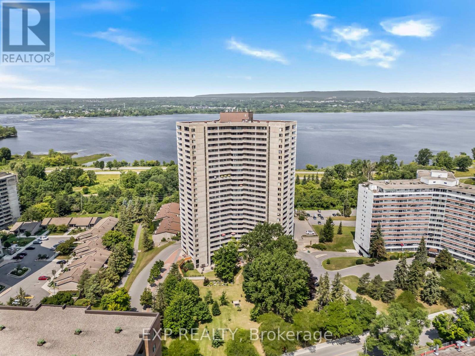 1501 1081 Ambleside Dr, Ottawa, ON K2B 8C8