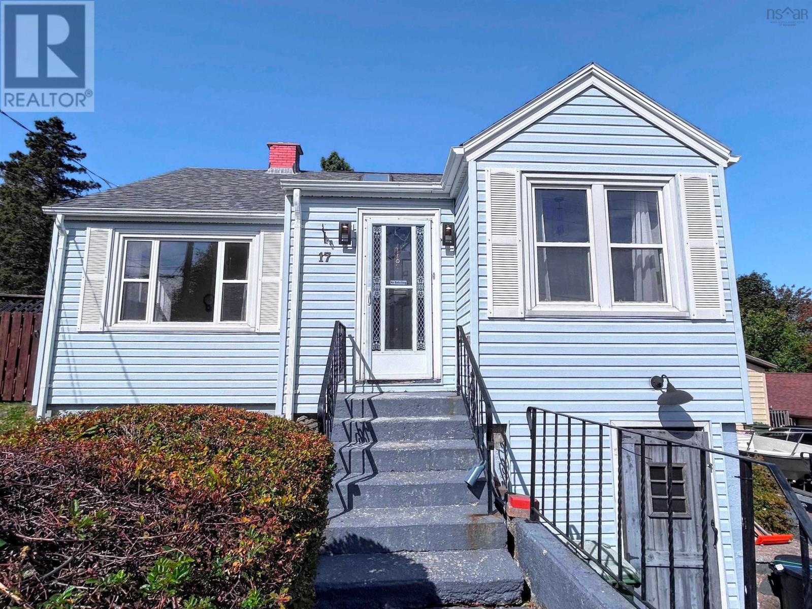 17 Rosedale Ave, Halifax, NS B3N 2N2