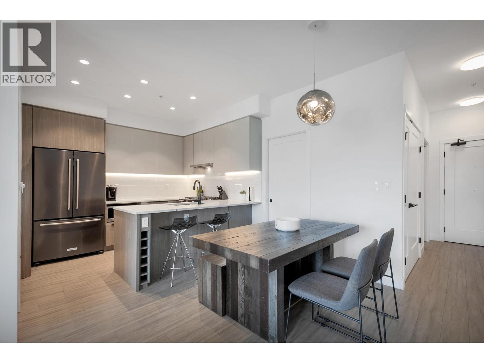 2408 Grant Street Unit 404, Vancouver, BC V5K 3G4
