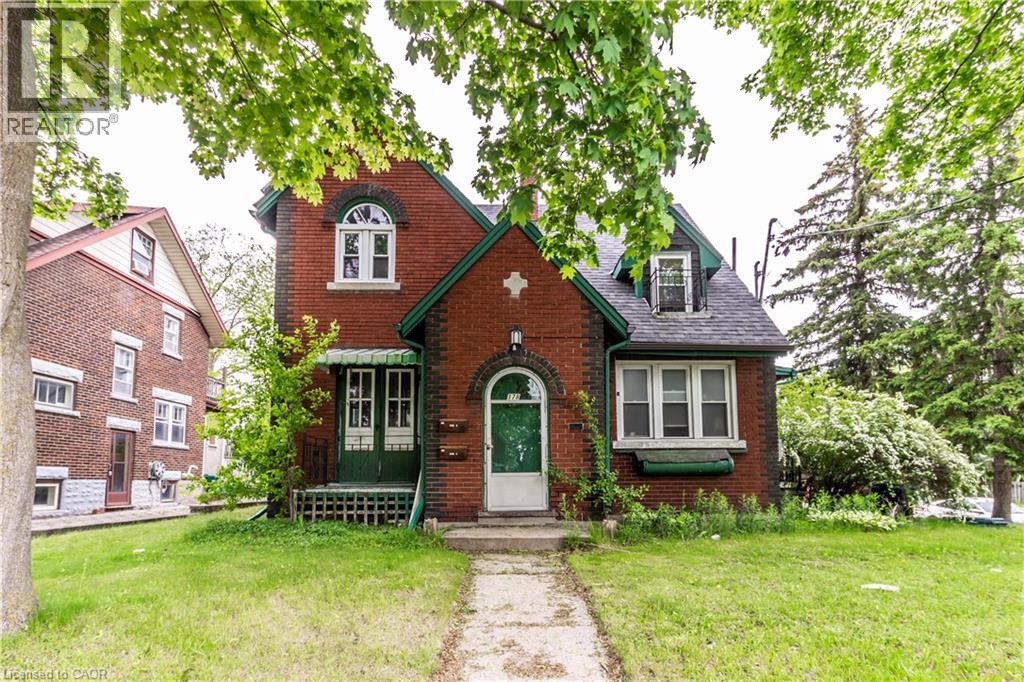 178 W Erb St W, Waterloo, ON N2L 1V3