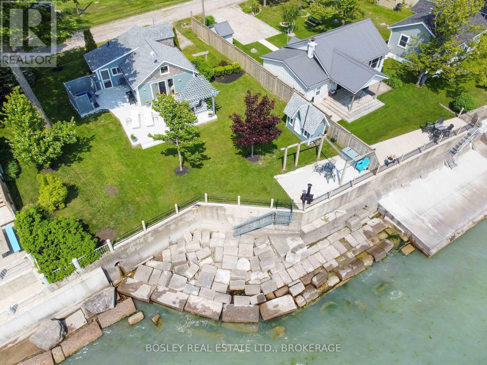 9 Shoreline Trl, Haldimand Dunnville, ON N1A 2W8
