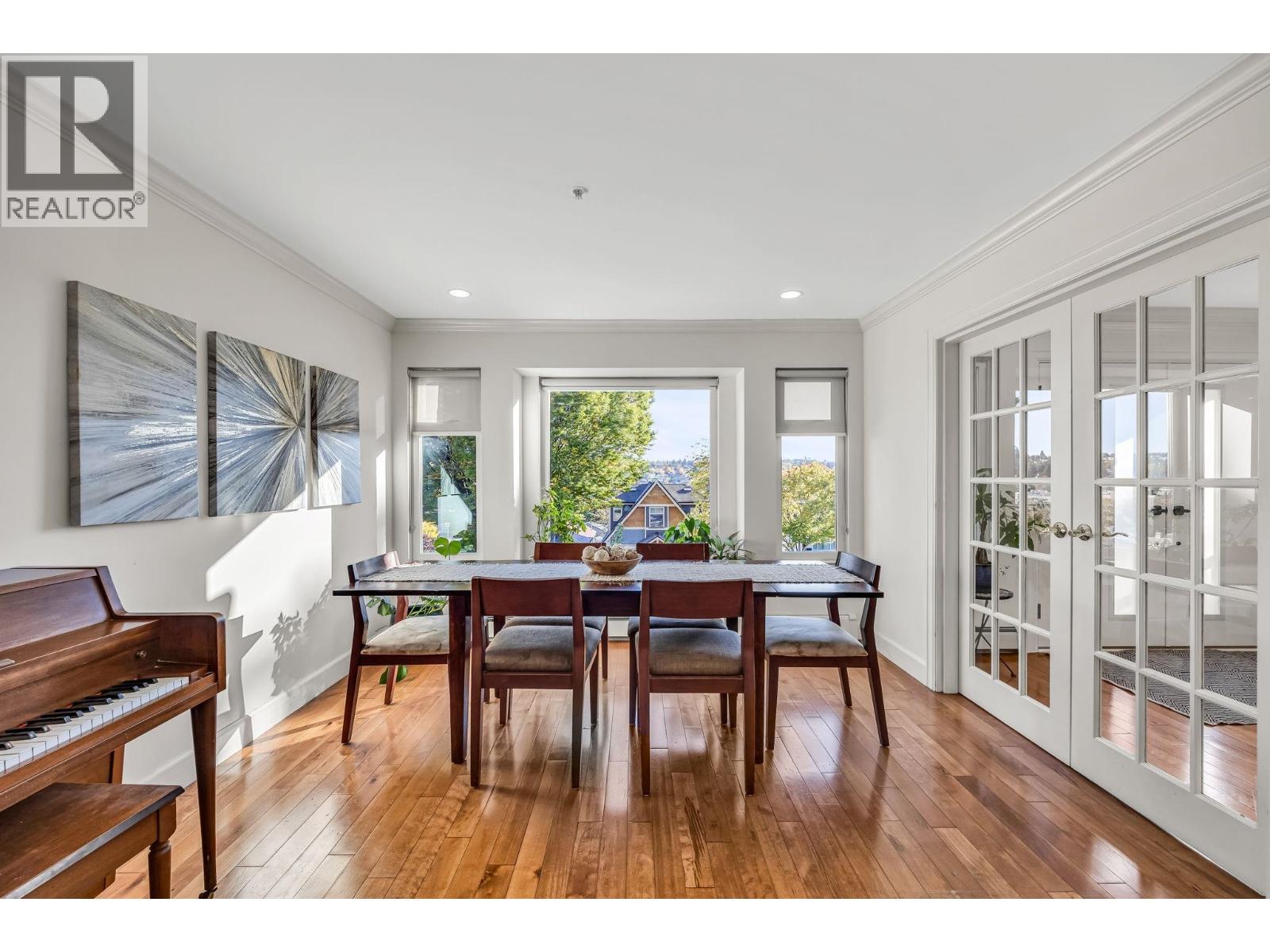 3191 E 8th Ave, Vancouver, BC V5M 1X5