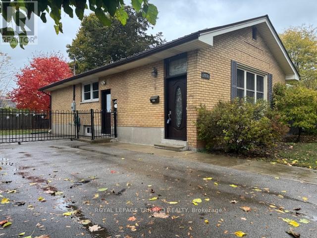 1938 Royal Cres, London, ON N5V 1N7