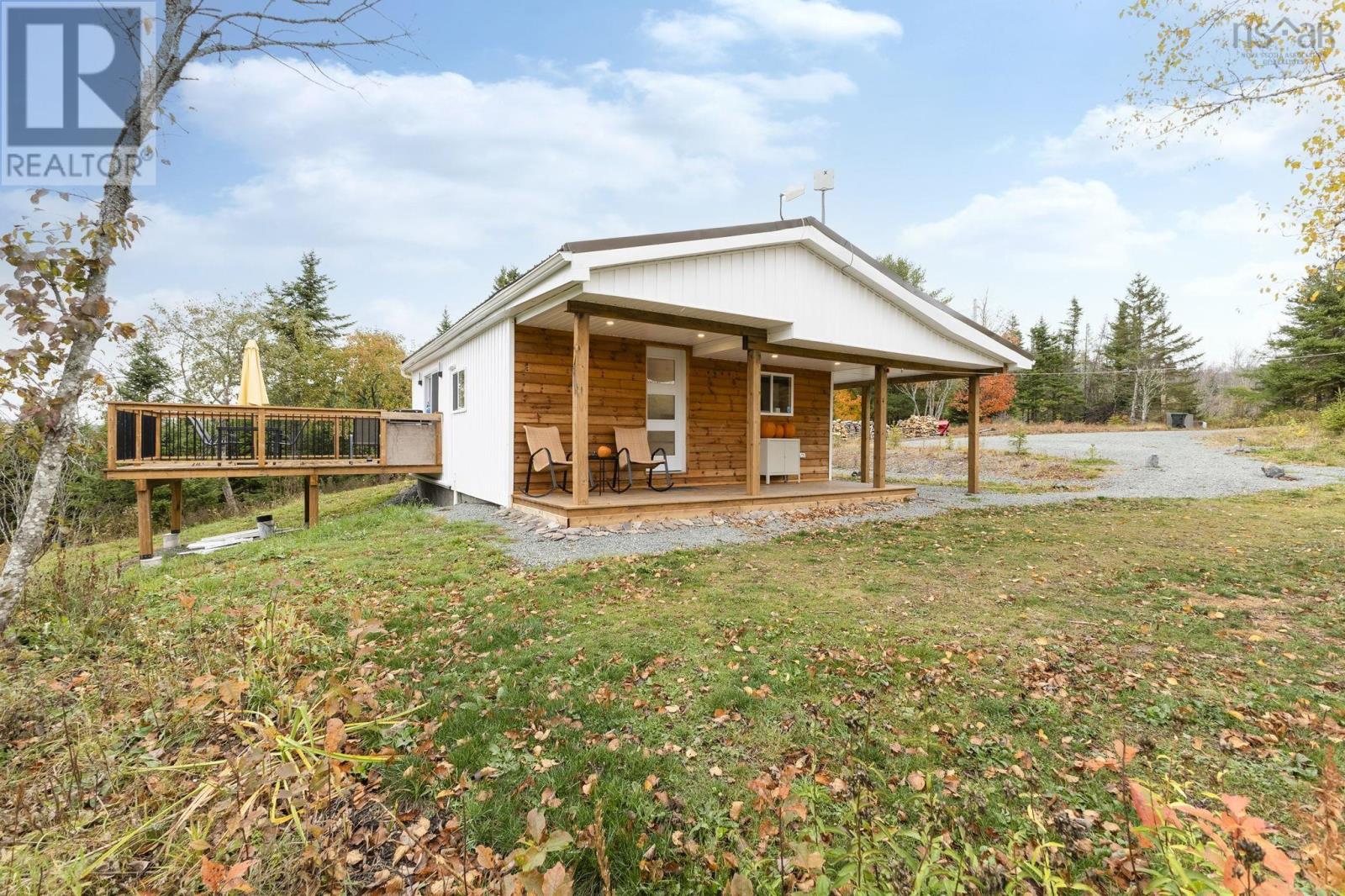 211 New River Rd, Kemptown, NS B6L 2K8
