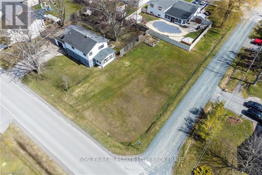 698 Buffalo Rd, Fort Erie, ON L2A 5T6
