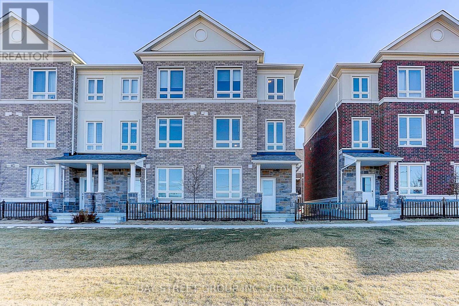 12 Chicago Ln, Markham, ON L6E 2B9