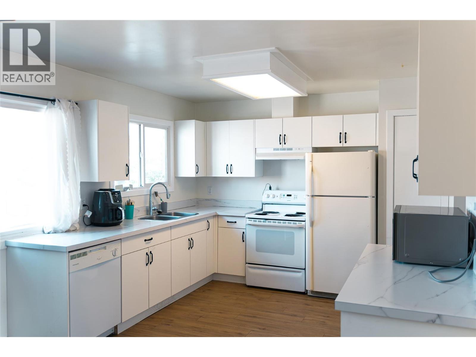 709 Chase Ave, Penticton, BC V2A 2M8