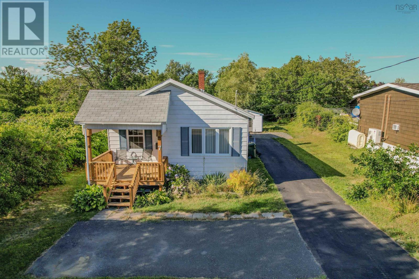 7 Dominion St, Glace Bay, NS B1A 3M7