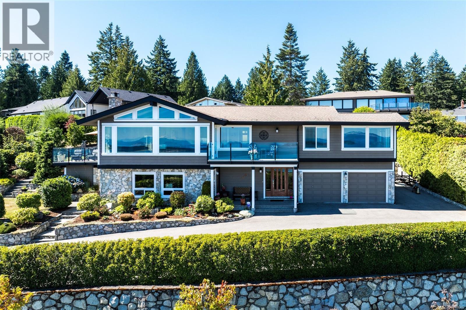 8874 Park Pacific Ter, North Saanich, BC V8L 4S1