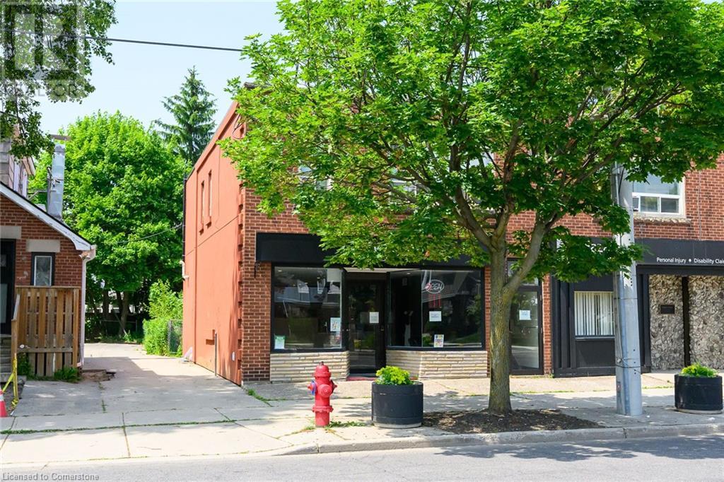 944 King St, Hamilton, ON L8S 1K8