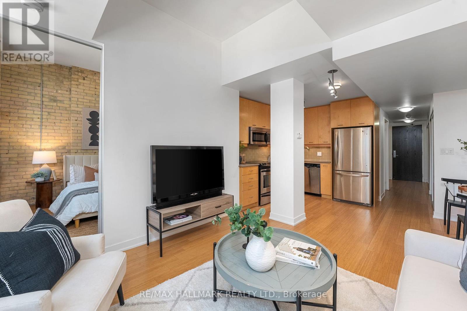 239 201 Carlaw Ave, Toronto, ON M4M 2S3