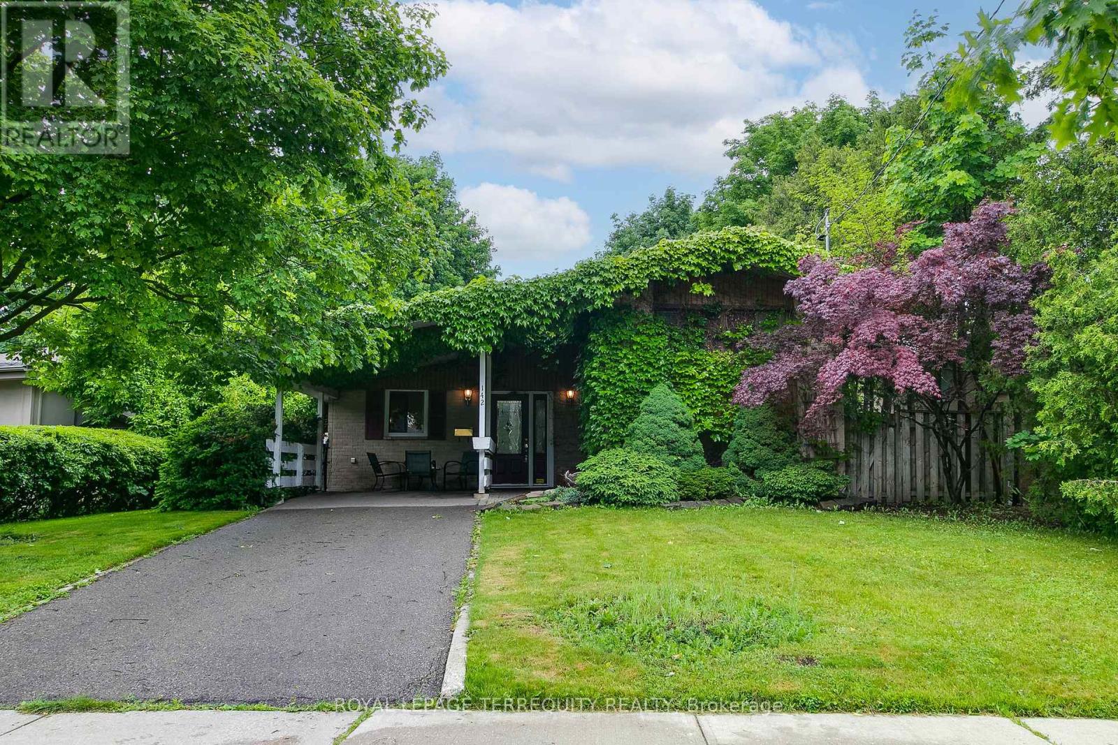 142 Verobeach Blvd, Toronto, ON M9M 1R1