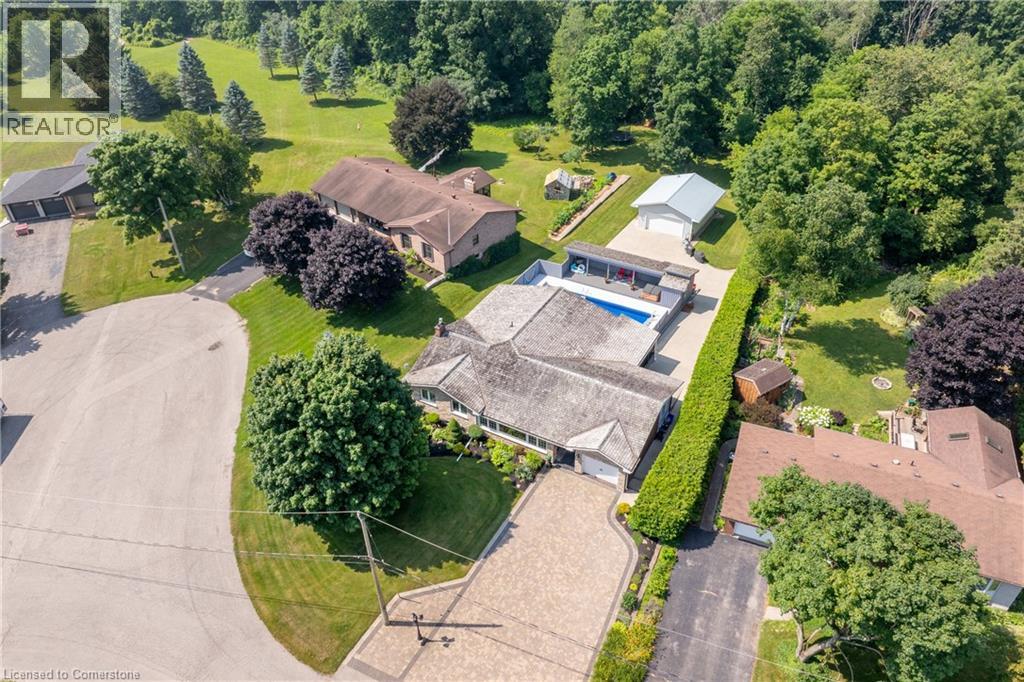 4 Colonial Dr, North Dumfries, ON N0B 1E0
