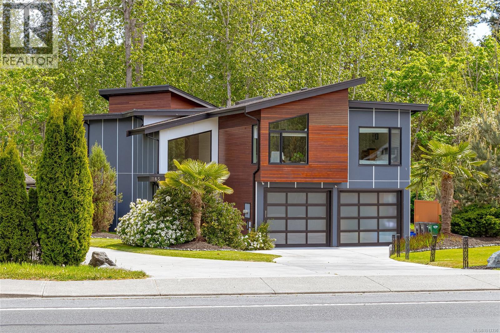 1165 Royal Oak Dr, Saanich, BC V8X 3T7