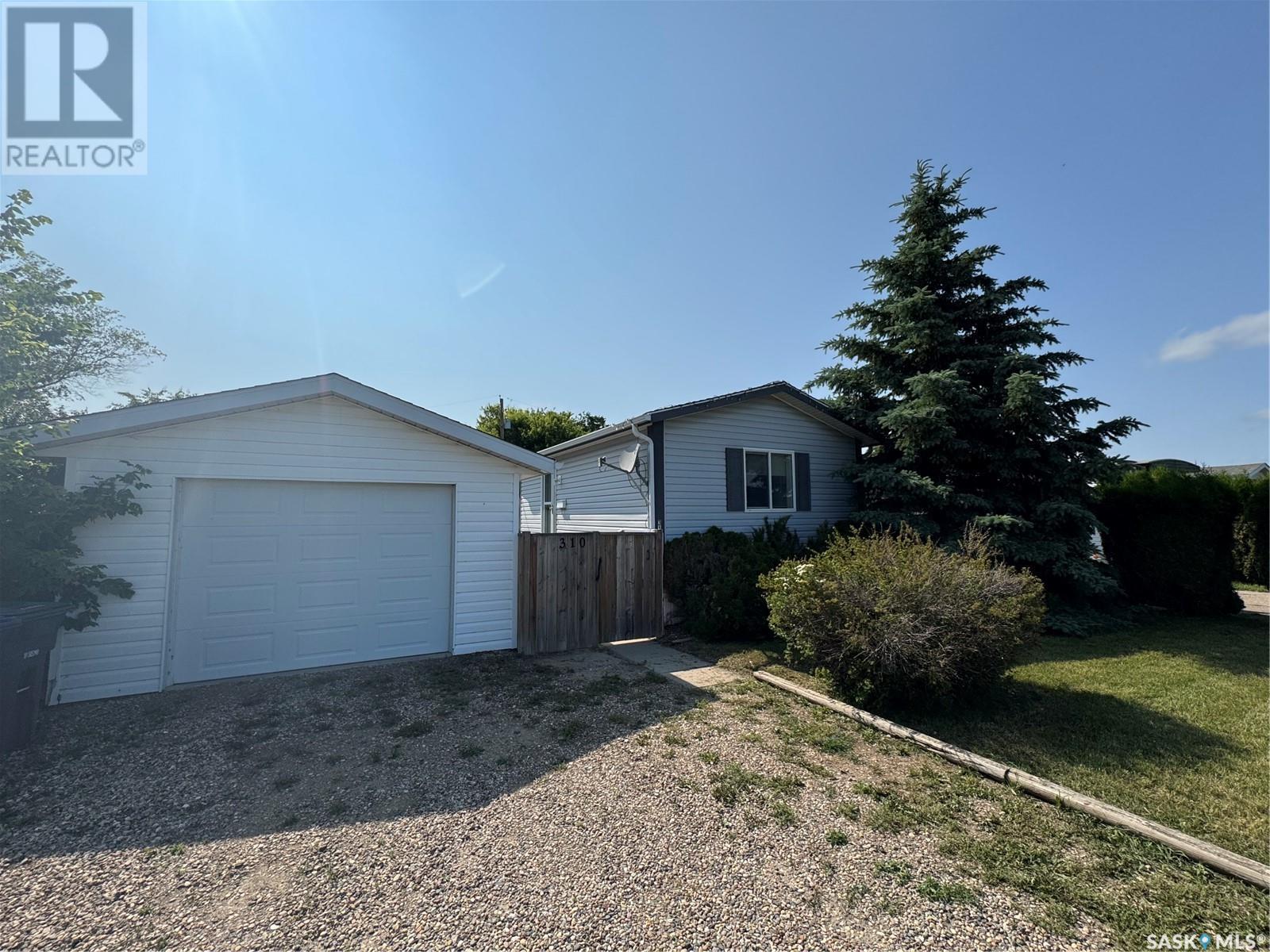 310 Christie St, Outlook, SK S0L 2N0