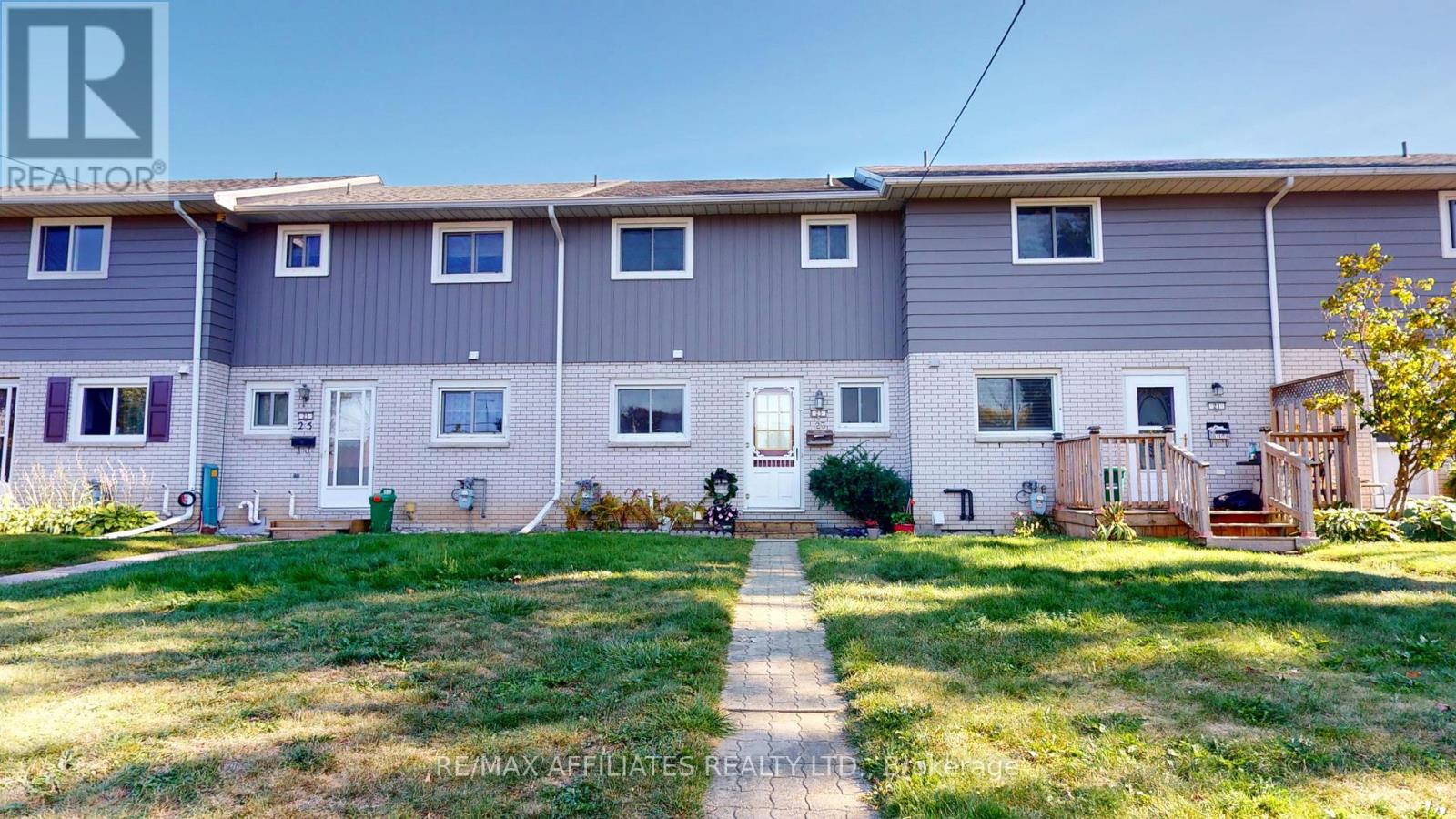 23 Maple Ave, Brockville, ON K6V 1Y3