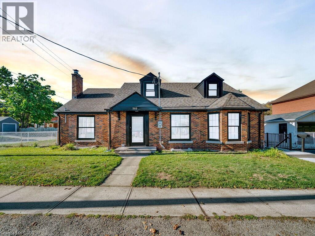 860 Vine St, Cambridge, ON N3H 2Z5