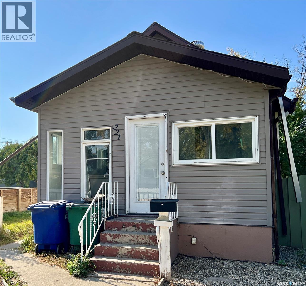 221 I Ave S, Saskatoon, SK S7M 1X8
