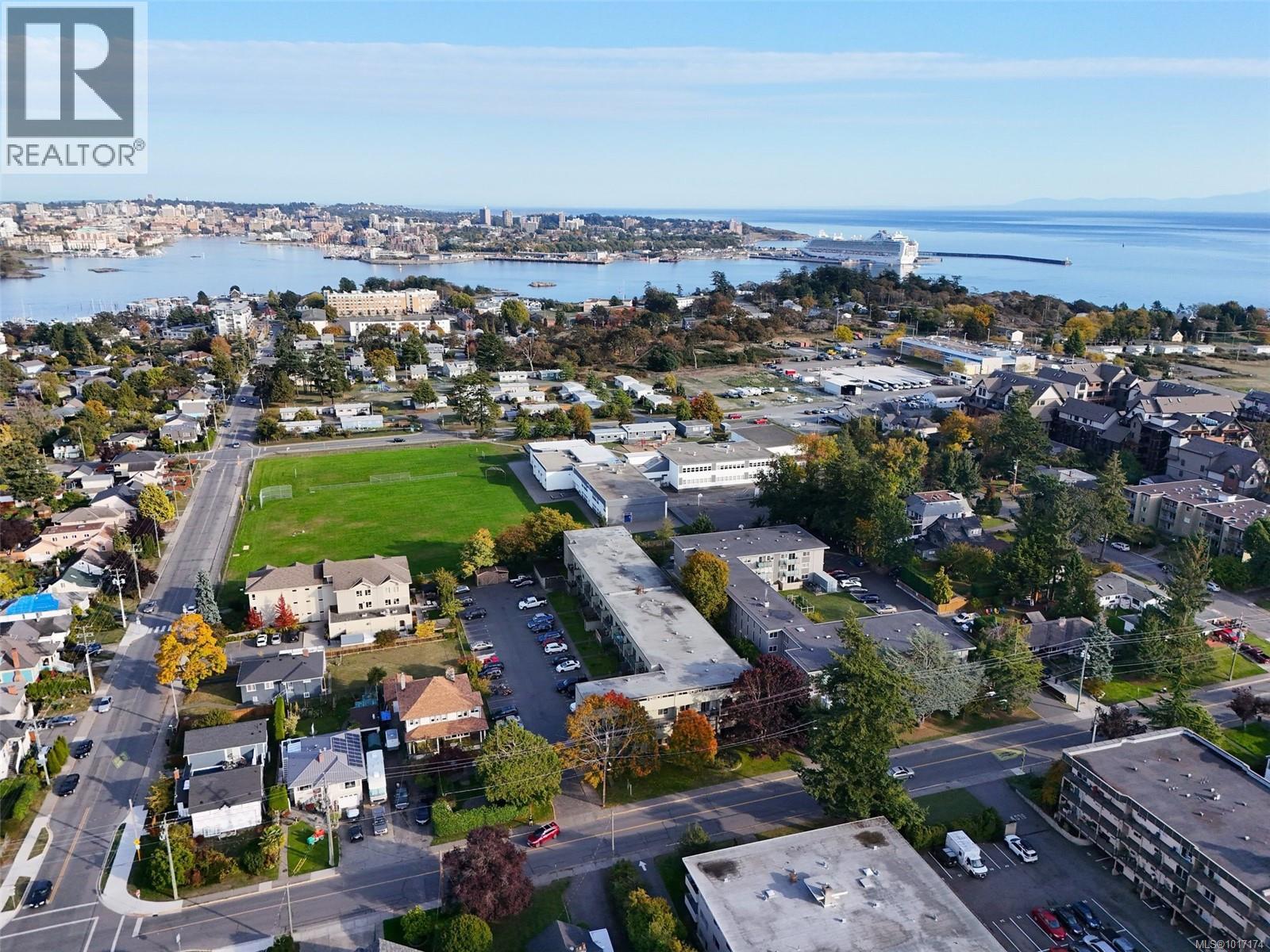 477 Lampson St Unit 43 St, Esquimalt, BC V9A 5Z4