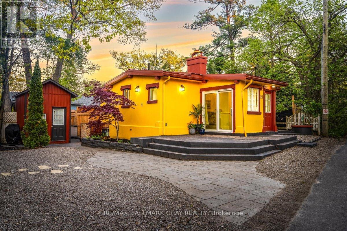 23 Pops Ln, Wasaga Beach, ON L9Z 2X7