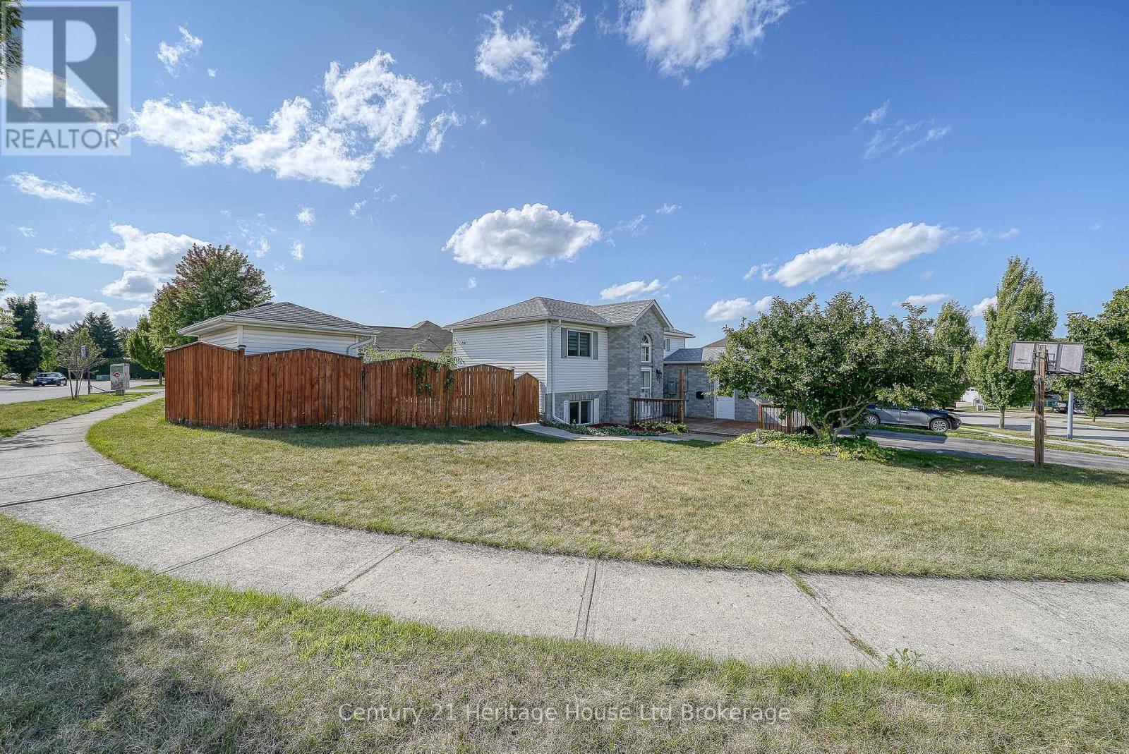 50 Pebble Beach Ct, Woodstock, ON N4S 8X2