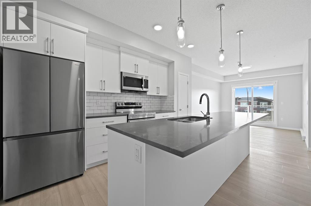 40 Carrington Plaza Nw Unit 209 Cir, Calgary, AB T3P 1X7