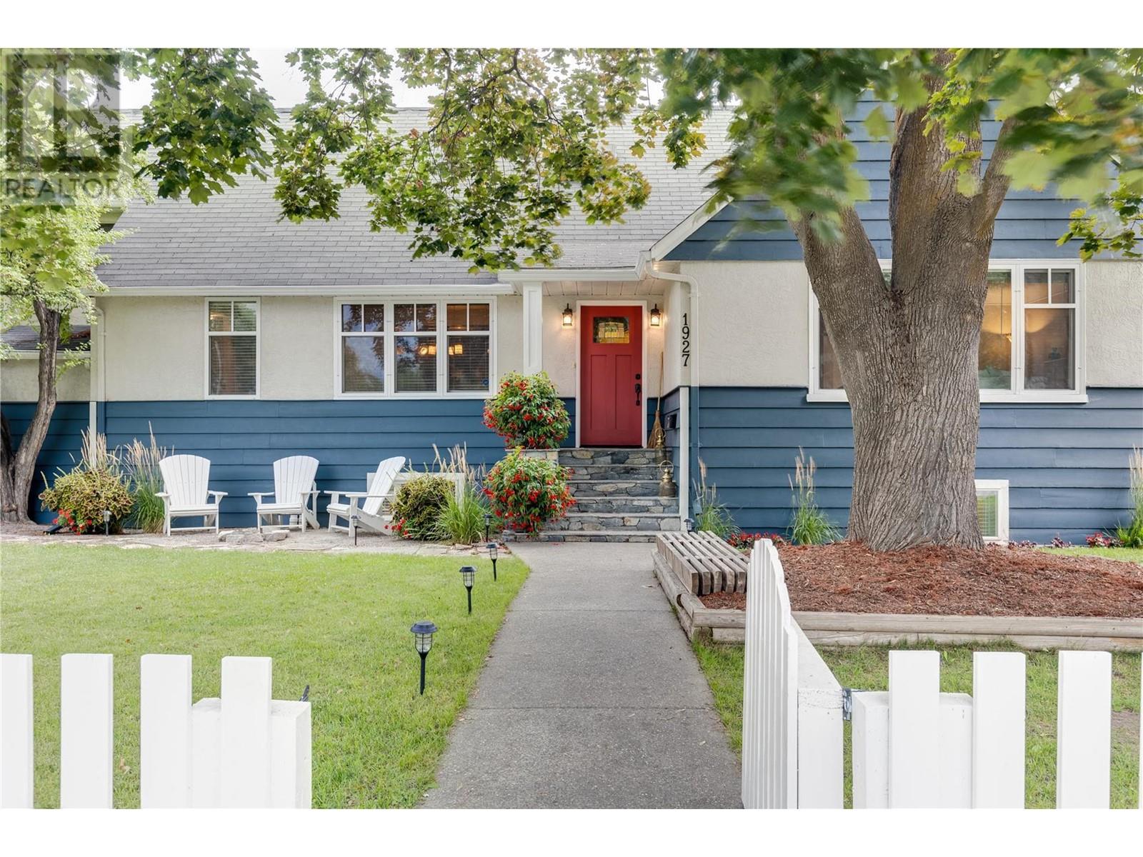 1927 Knox Cres, Kelowna, BC V1Y 1K9