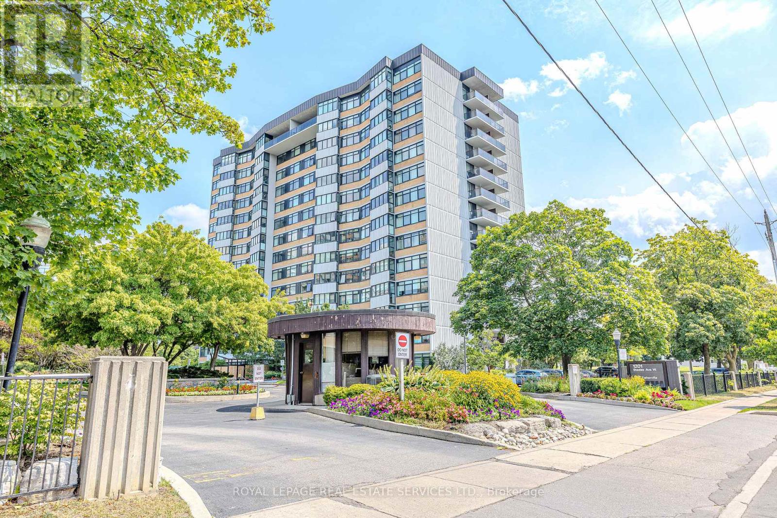 90 Fisherville Rd Ph 1 Rd, Toronto, ON M2R 3J9