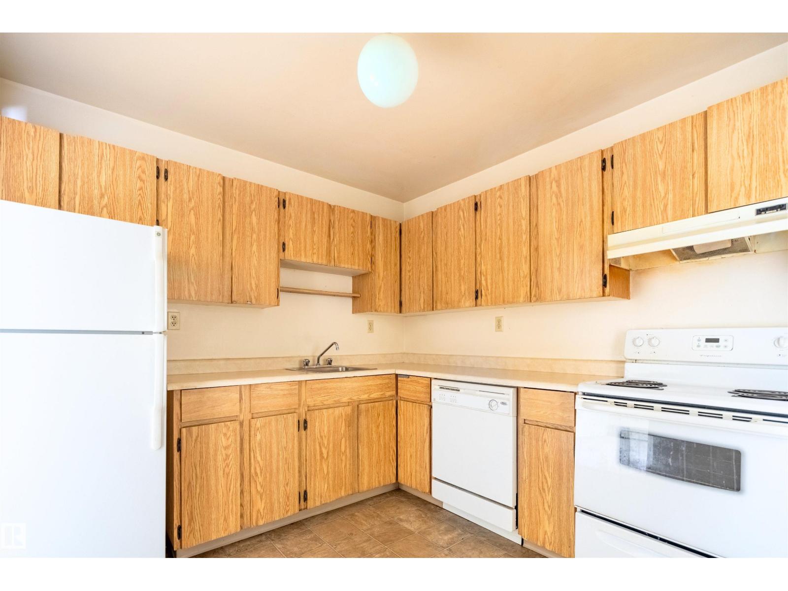 1628 APT 203 1628 48 St NW #203, Edmonton, AB T6L 5P2