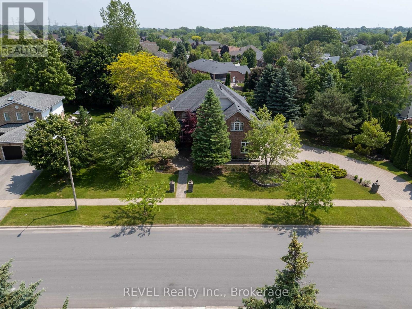 8055 Mount Carmel Blvd, Niagara Falls, ON L2H 2Z1