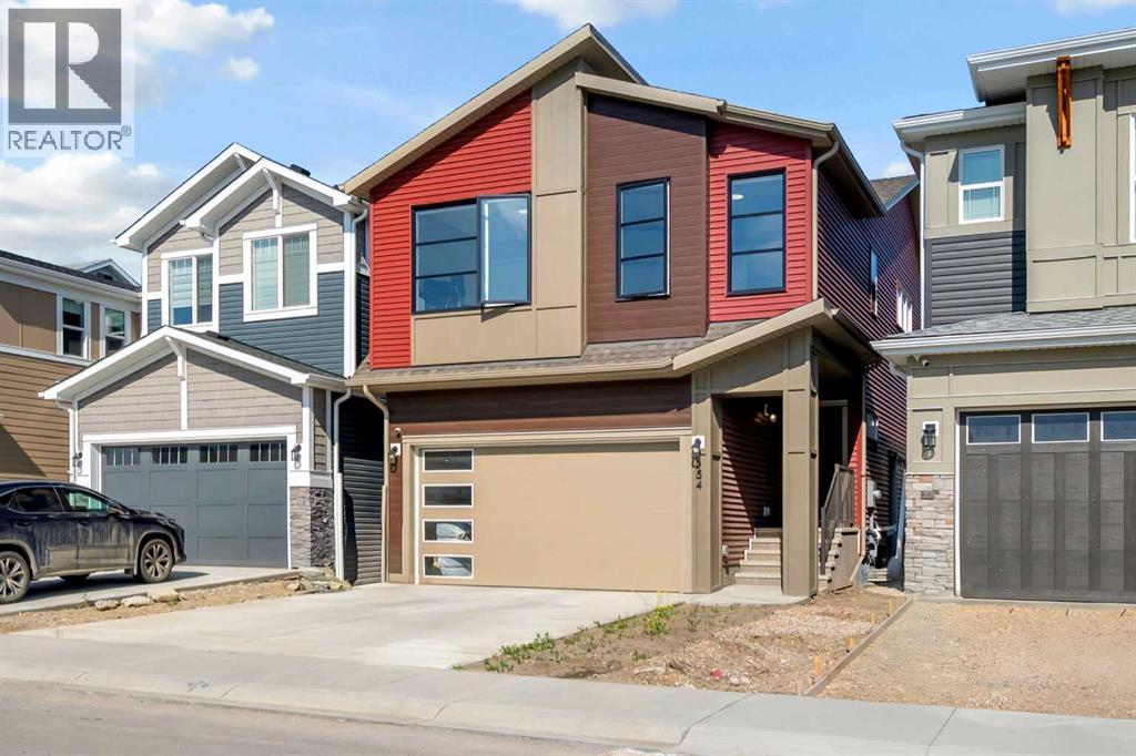 154 Silver Spruce Grv SW, Calgary, AB T2X 5M2